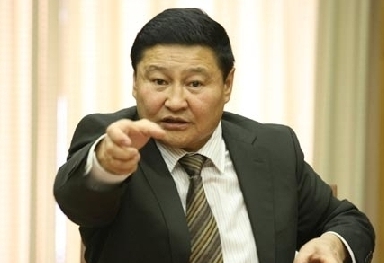 “Мөнгө нь надаас бус Батбаяраас гарсан юм чинь”