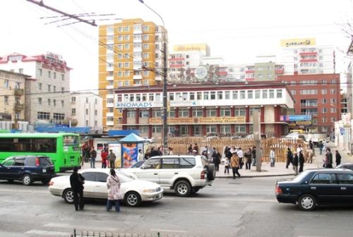 Энхтайван найрамдлын ордны газрыг “томчууд” авчээ