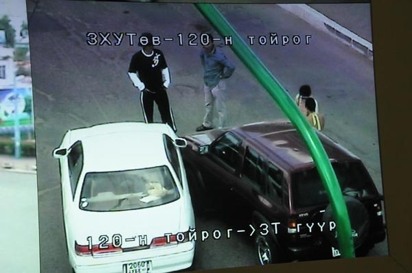 Дүрэм зөрчсөн жолоочийг гэрт нь торгоно