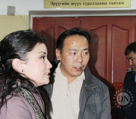 Г.Уянга: Хувьсгалаас өөр гарц үлдээгүй юм байна