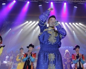 Хаалттай ордны нээлтгэй дүр буюу Төрийн ордонг нураахад урлагийнхны хувь нэмэр ”асар их”