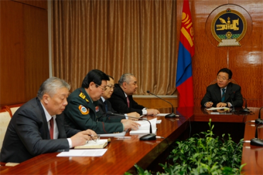Ц.Элбэгдорж нэр хүндээ өсгөхийн тулд цагдааг нугаслахаас буцахгүй нь