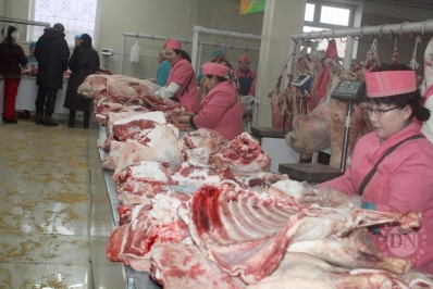 Мах олдохгүйгээс хиамны үйлдвэрүүд хаалгаа барихад хүрчээ