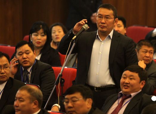 АН партизануудаа жагсааж, МАН мөнгөний машинуудаа тойрогт илгээнэ