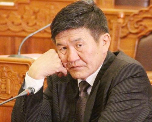 Нямдорж сайд үнэтэй байранд үнэгүй суудгаа тайлбарлав