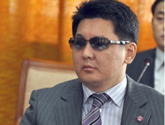 Утсаа авахгүй зугтсаар байвал У.Хүрэлсүхийг албадан саатуулж, баривчлана