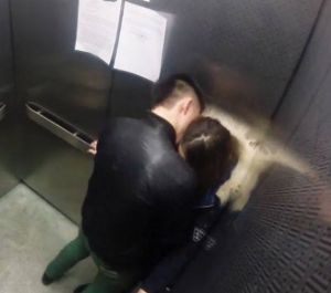 ЛИФТЭНД ЯГ ЮУ ХИЙГЭЭД БАЙГАА ХОЁР ВЭ /ВИДЕО/