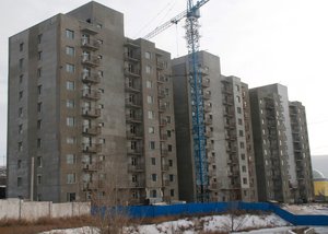 Цэргийнхний барилгыг балгас болгосон хэрэгтнүүд