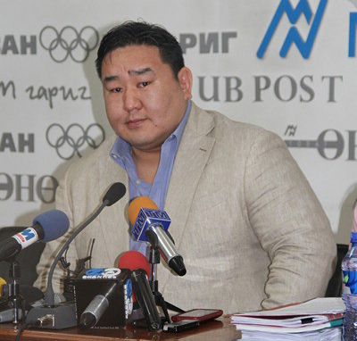 Д.Дагвадорж: Би циркийн амьтдаа Тэрэлжид газар авч тэжээж хүртэл үзсэн
