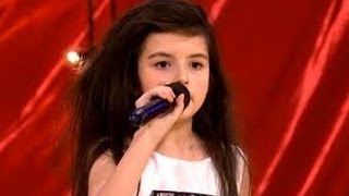 Гайхалтай хоолойтой 7 настай охин шүүгчдийг уйлуулав /Видео/