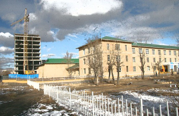 Хүүхдийнхээ ирээдүйгээс хэдэн тэрбумаар нь “хулгайлагчид”