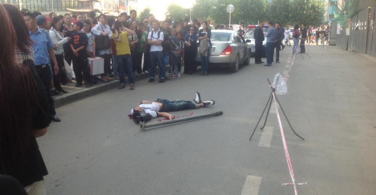 Толгой дээр нь төмөр унаж нас барсан залуугийн амийг ердөө есөн сая төгрөгөөр үнэллээ