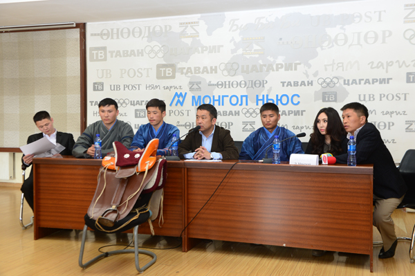Залуус Монгол орноо мориор тойрно