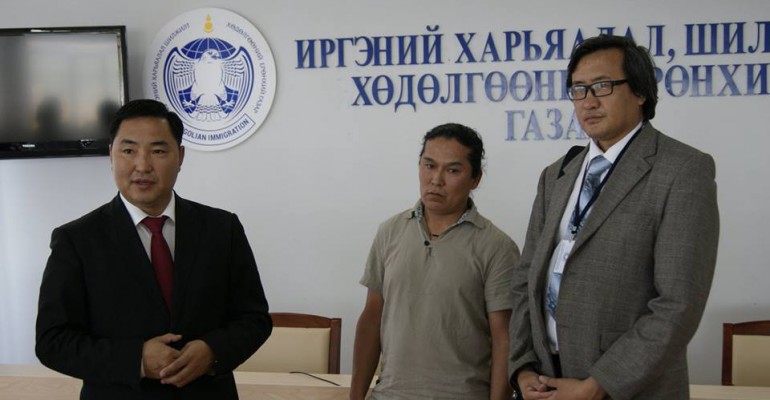 Өөрийгөө зулын гол болгоно хэмээн мэдэгдээд байсан Н.Алхааг Монголд амьдрахыг нь зөвшөөрчээ