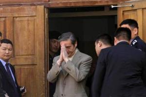Н.Энхбаярт холбогдох “Хар дун” ХХК–иар дамжуулан зээлсэн 800 мянган ам.долларын хэрэг сөхөгдөх нь