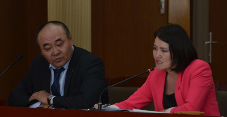 Тамхи татах өрөөтэй болох саналыг дэмжсэнгүй