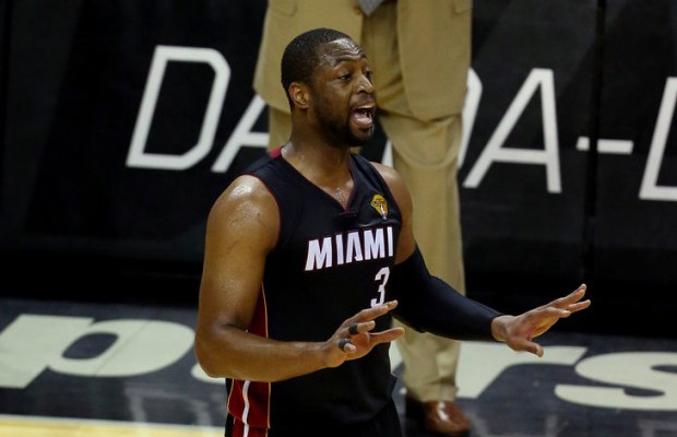 Д.Уэйд жүжиглэсэн гэсэн шалтгаанаар 5000 ам доллараар торгууллаа