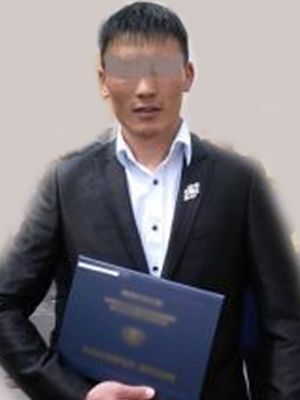 Эхнэрийнхээ хүзүүнд хайч дүрж амь насыг нь хөнөөсөн хэрэг шүүхэд шилжүүллээ