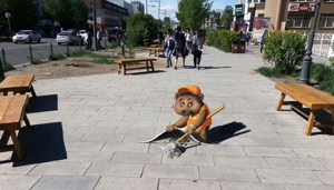 Нийслэлийн гудамжинд 1000 сандал байрлуулжээ