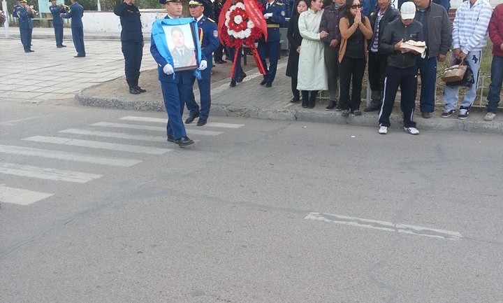 Багануурт гашуудал зарлан, талийгаачдыг сүүлчийн замд нь үдэж байна