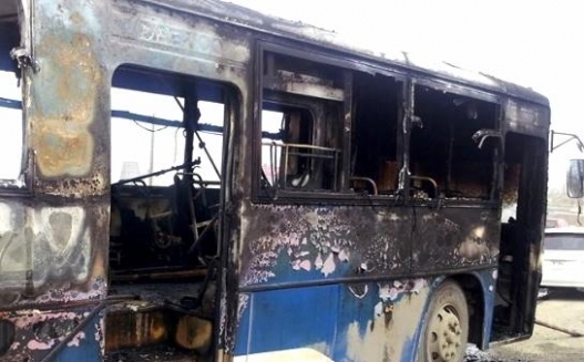 Дүүрэн зорчигчтой байсан нийтийн тээврийн автобус шатжээ