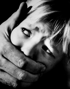Хятадад хүүхдийн наймаа хийдэг 600 хүн баривчлагджээ