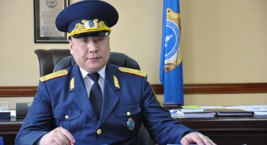 МХЕГ-ын дарга Д.Батмөнх байцаагчдаа дарамталж билет шахжээ