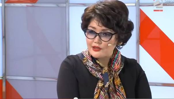 Ц.Хулан: 20 гаран настай нусан жулдарайнууд улс төр ярихаа боль /Видео/