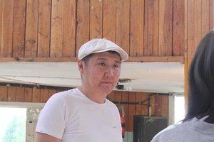 АСИ-д хайртай юм байна