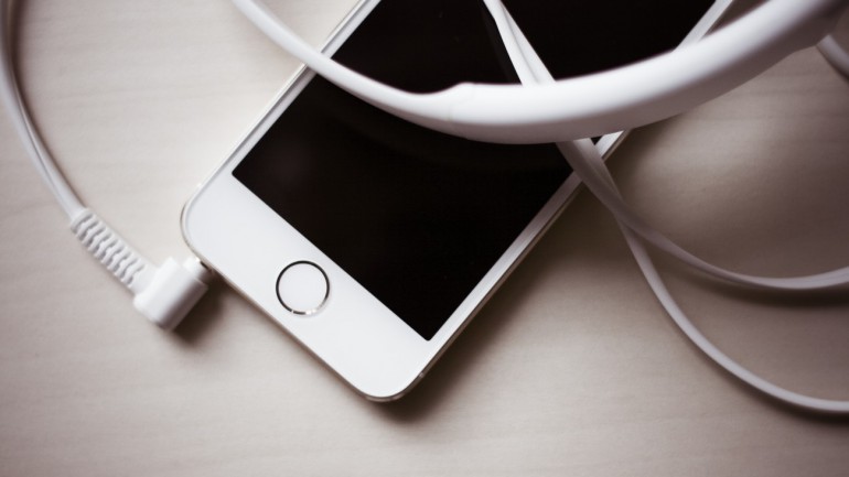 iPhone-ы чихэвчний тухай хүмүүсийн 95 хувь нь мэддэггүй 9 нууц