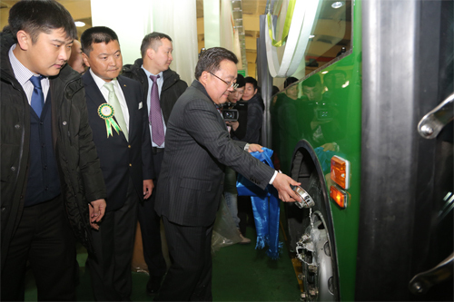 “Eco bus”-аа улсад шахаж чадаагүй Д.Жаргалсайхан, “Номин”-гийн Ш.Баярсайхан нар бухимдалтай байна