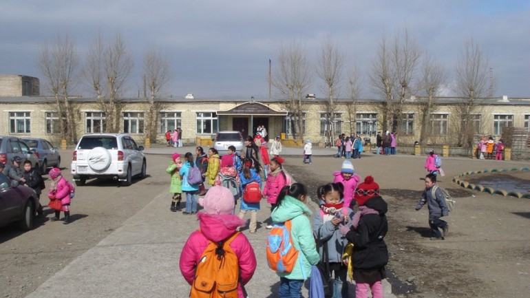 Сургууль, цэцэрлэгийн эхлэх, тарах цагт өөрчлөлт оруулах судалгааг хийж байна