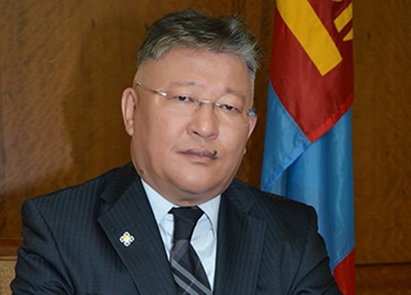УИХ-ын гишүүн С.Дэмбэрэл төрийн гурван өндөрлөгт захидал хүргүүллээ
