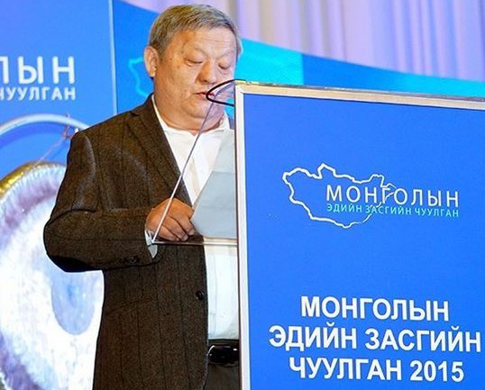Хэрээг “хэрээ” л гэдгээс “бүргэд” гэж өргөмжилдөггүй