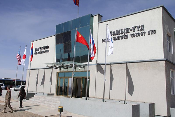 Монголын хил гаалийнхан хоёр хөл нь гозойж, ил гарчихсан цогцос харалгүй гаргачихжээ