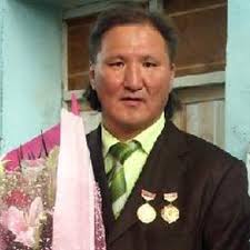 Арго багшийг шоолж ханалаа. Одоо тусалцгаая