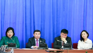 Р.Бурмаа: УИХ, орон нутгийн сонгуулийг нэг өдөр хийх эсэхийг шийдээгүй