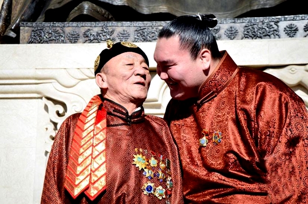 Хакүхо М.Даваажаргал Монголд урьд өмнө болж байгаагүй найр наадам хийнэ