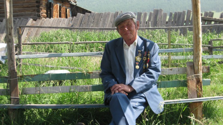 Өнөөдөр ААВУУДЫН БАЯРЫН өдөр. Хайртай ааваа санан санаад…