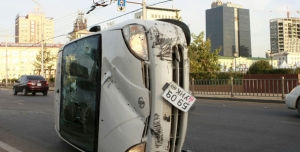 Машин хулгайлж зугтаж яваад осолджээ