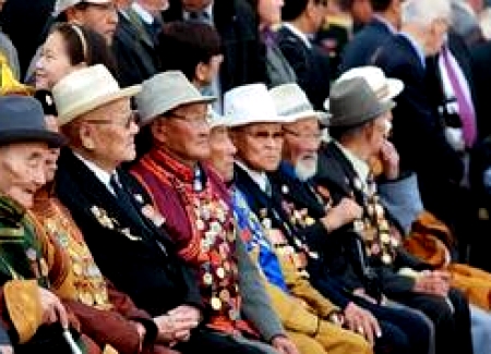Си Зиньпин Монголын ахмад дайчдад медаль гардуулна