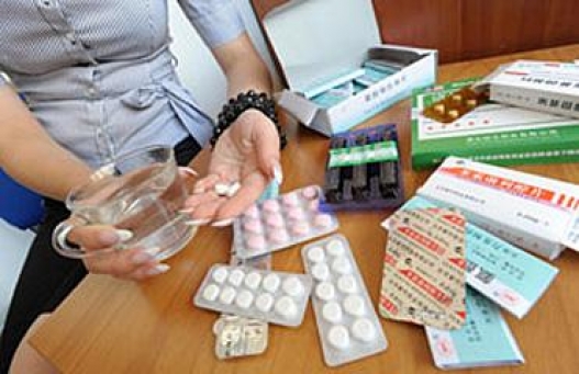 Эмчийн зааваргүйгээр дур мэдэн эм хэрэглэхгүй байхыг анхааруулав