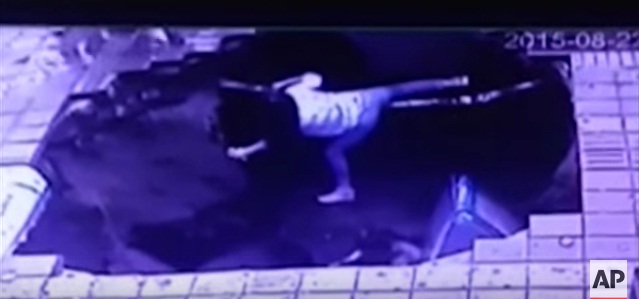 Автобусны зогсоолын газар цөмөрч таван хүн хүнд гэмтжээ /видео/