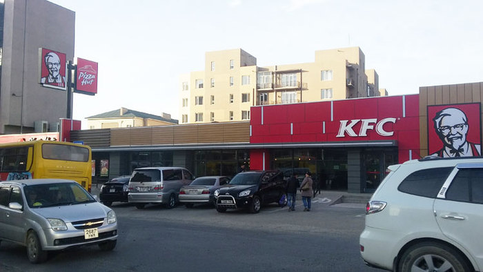 KFC, “PIZZA HUT” зайсангийн иргэдийг бухимдуулж байна