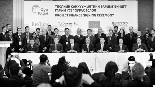 Оюутолгой төсөл нь гаднынхны хувьд маш өндөр ашигтай “саалийн үнээ”