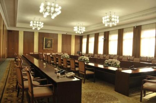 Улстөрчид өө, шинэ он дууссан ажилдаа ирээч