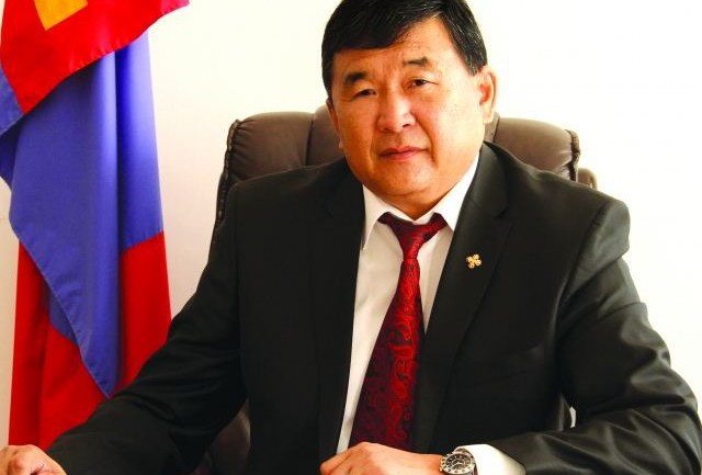 Өмнөговь аймгийн засаг дарга Бадраагийн дүү ”нүүрс өгнө” гээд олон сая төгрөгөөр хохироожээ