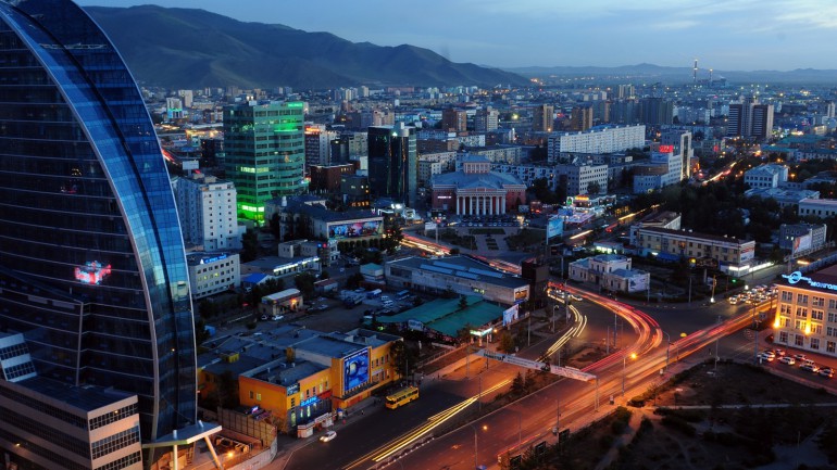 Улаанбаатарт 16 хэм хүйтэн