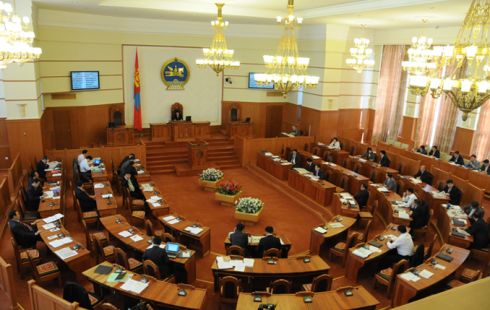 С.Ганбаатар: Банкуудаа та нар Ломбард гэж нэрлээч