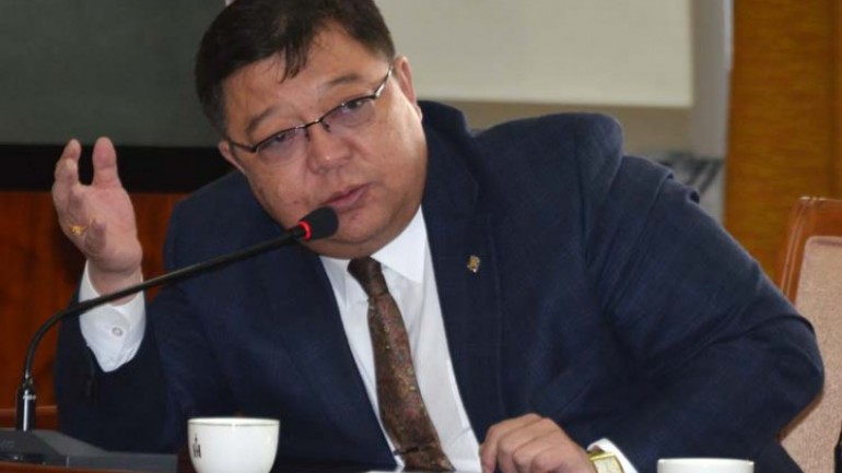 С.Эрдэнэ гишүүн нийгмийн даатгалын ажилчид, хүүхэд хөгжлийн төвийн барилга бариулахаар дахин газар авчээ